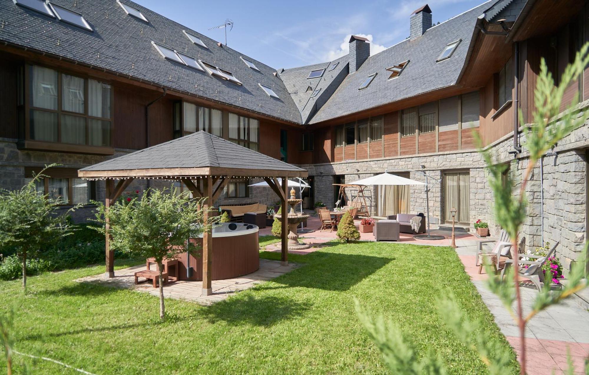 Gran Chalet Hotel & Petit Spa 3*